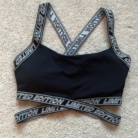 Forever 21 Sports bra in Black with cris cross straps Medium! - Picture 1 of 6